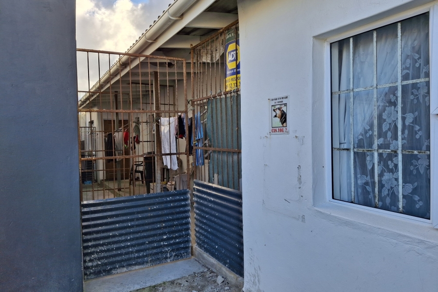 9 Bedroom Property for Sale in Lavender Hill Western Cape